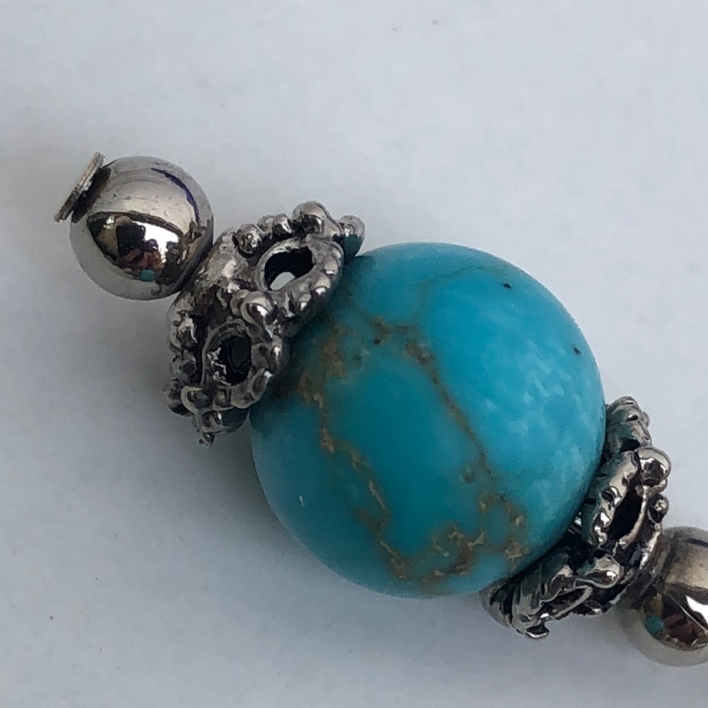 Beautiful Vintage Turquoise and Silver Dangle Earrings - Picture 3 of 4